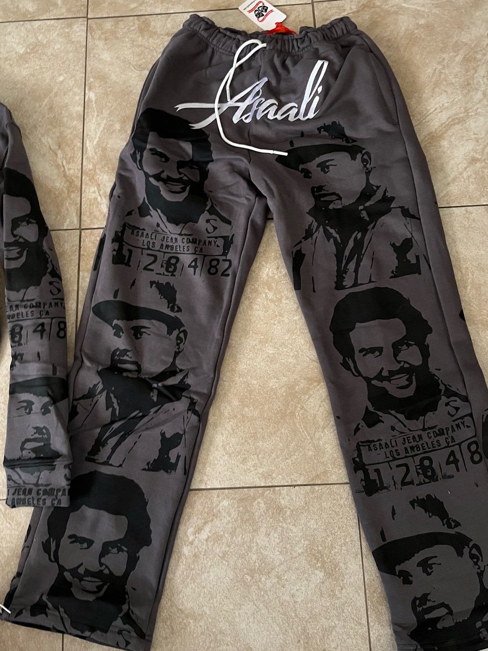 Asaali Men's Charcoal Graphic Joggers
